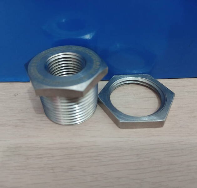 Eaton Raxton BBA4442YXN Reducer 1 NPT x 12 NPT